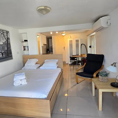 Апартаменты Studio With Great Seaview *